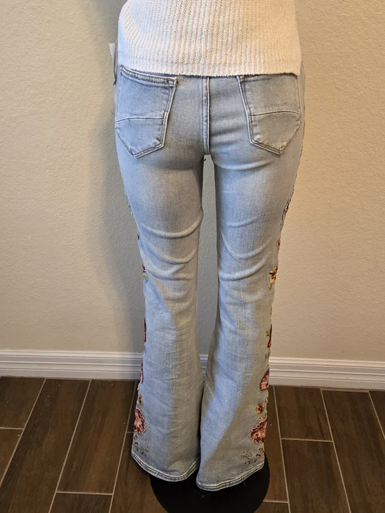DRIFTWOOD Light Blue Embroidered Women’s Jeans with Floral Detail - Picture 4 of 4